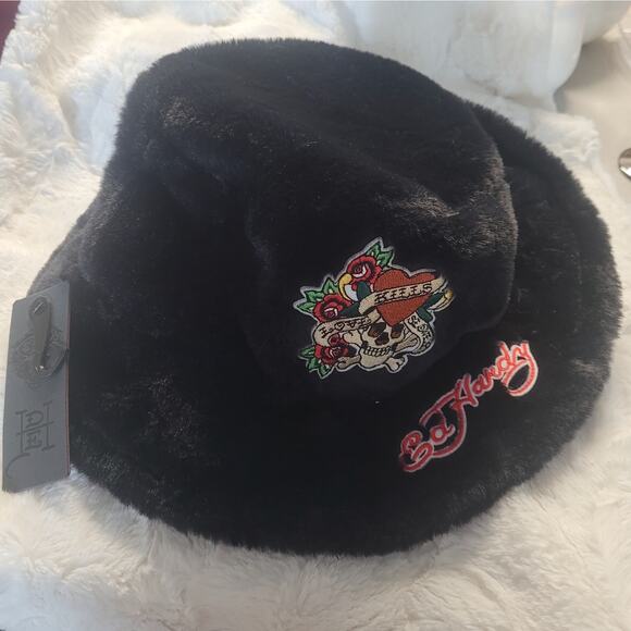 Ed Hardy faux fur embroidered bucket hat, New with tags - Picture 2 of 3